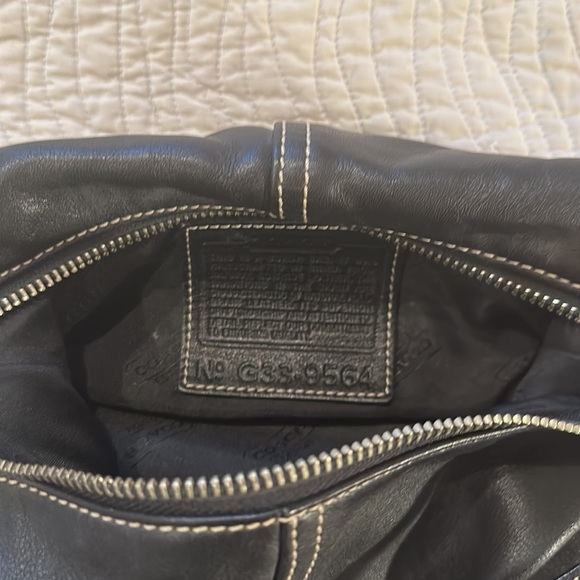 Coach small hobo shoulder black leather bag. - Picture 4 of 5